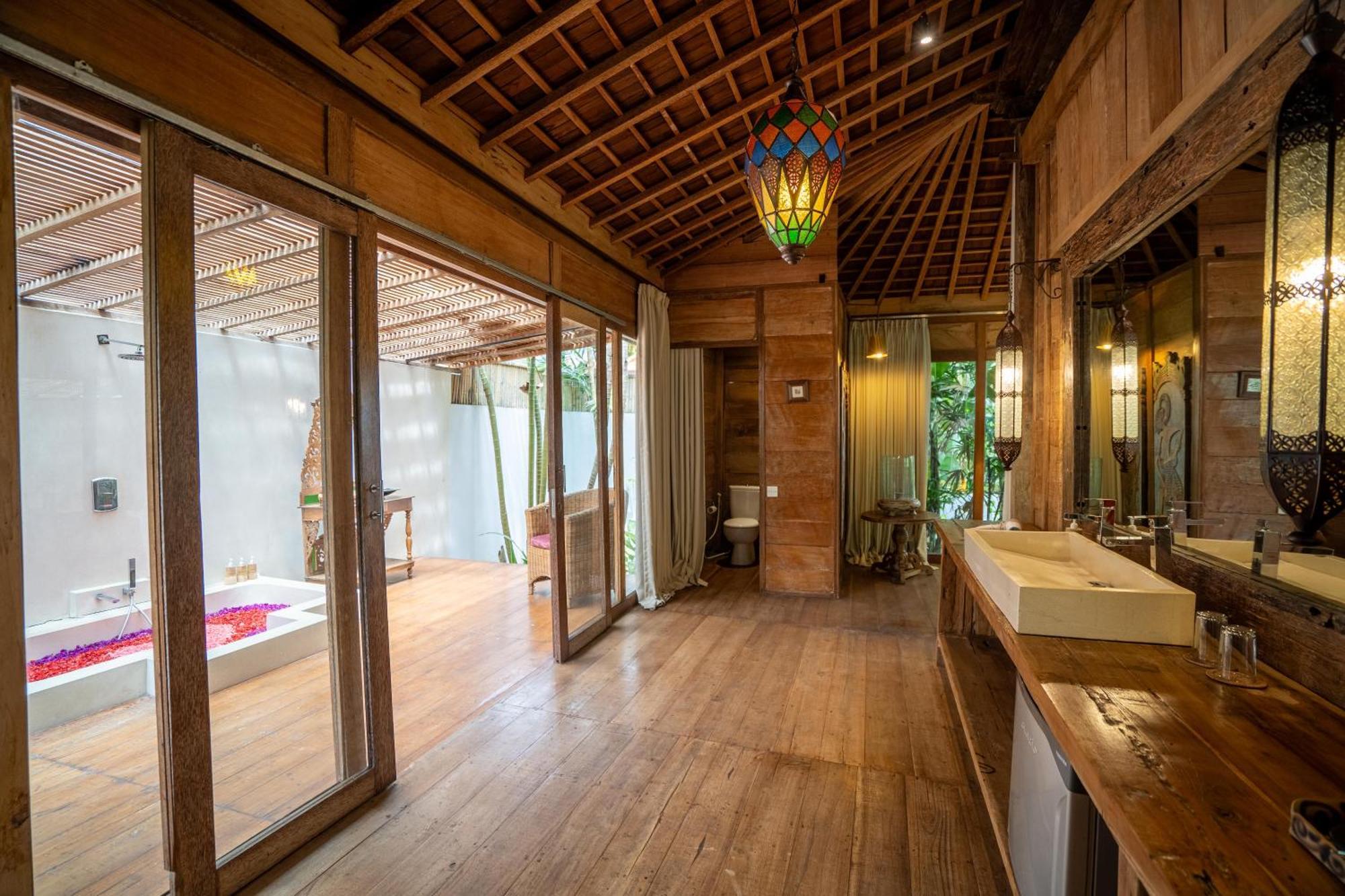 Kropak Canggu Bagian luar foto